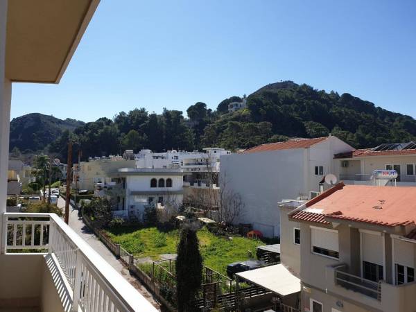 Apartment mit Balkon